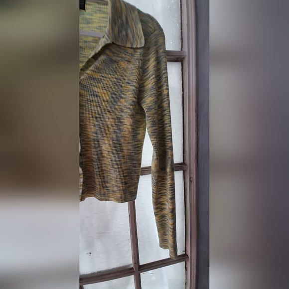 3 For $10 Major label Major 🐇green/yellow Large sweater shirt - Picture 4 of 6